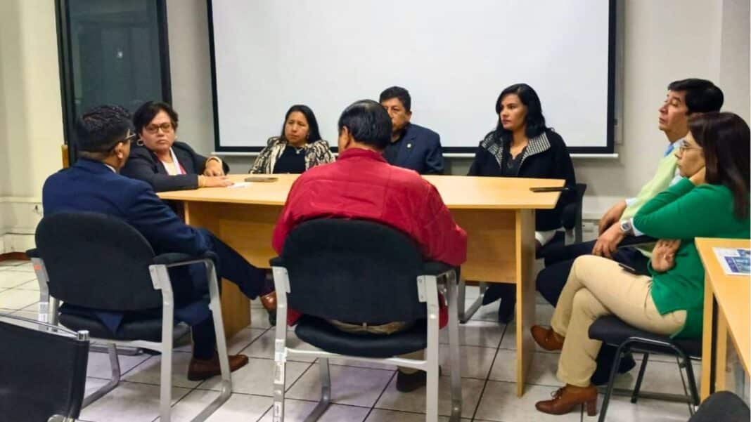 María Aurora Caruajulca Quispe, procuradora general del Estado, se reunió con los procuradores de Arequipa. | FOTO: Difusión