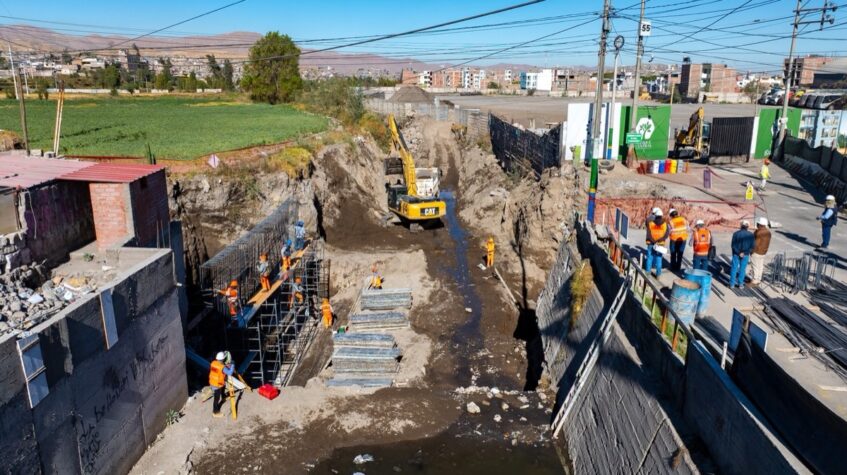 arequipa-2025-retiro-postes-puente-gunther-mpa-seal-obra-hunter