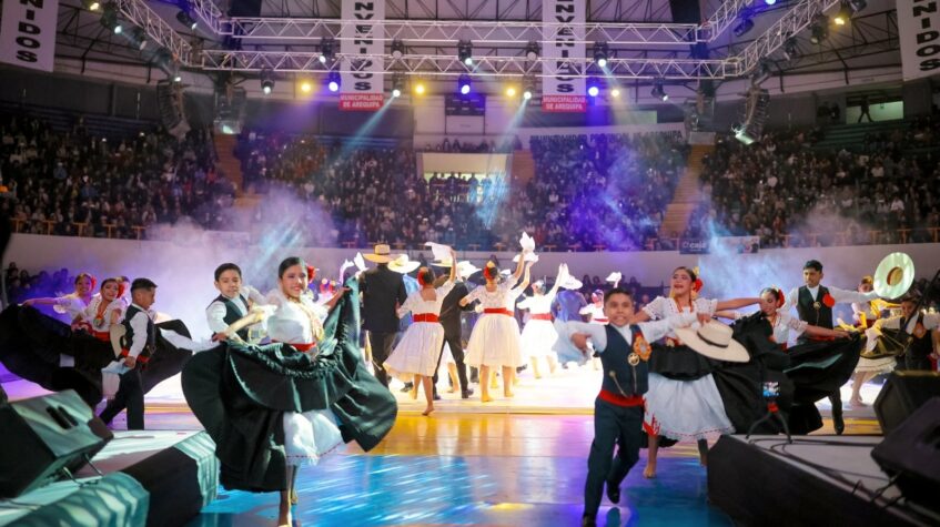 El festival internacional de danzas folklóricas reúne delegaciones de tres continentes y promete un espectáculo inolvidable en Arequipa.
