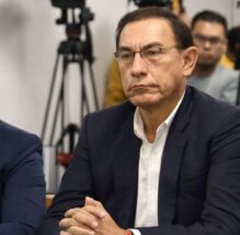 Vigilia de Martín Vizcarra en Arequipa