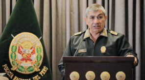 Fiscalía pide 18 meses de suspensión para Zanabria, acusado de abuso de autoridad y peculado en Arequipa.