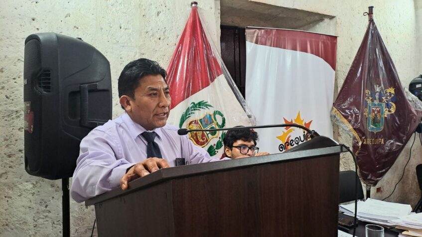 consejo regional de arequipa sobre endeudamiento para terminar construcción de hospitales