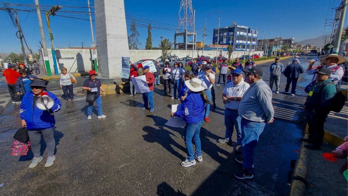 Arequipa: «Mucho nos han mecido», trabajadores de educación esperan 8 meses su pago de CAFAE