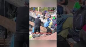 Ayacucho: Población de Chiquintirca construye puente provisional tras colapso de vía que aísla (VIDEO)