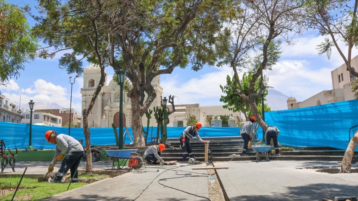 obras-plaza-espana-reparacion-neptuno-municipalidad-de-arequipa-2025