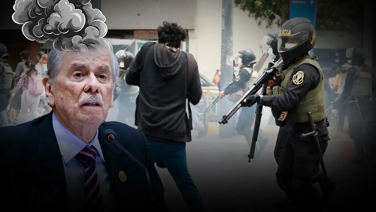 Fernando Rospigliosi despotrica contra Delia Espinoza mientras militares lo aplauden (VIDEO)