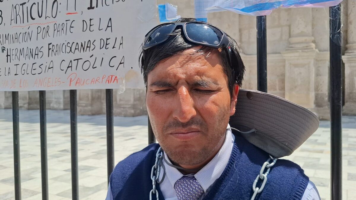 Docente denuncia exclusión en concurso y colapsa tras varios días de protesta en Arequipa