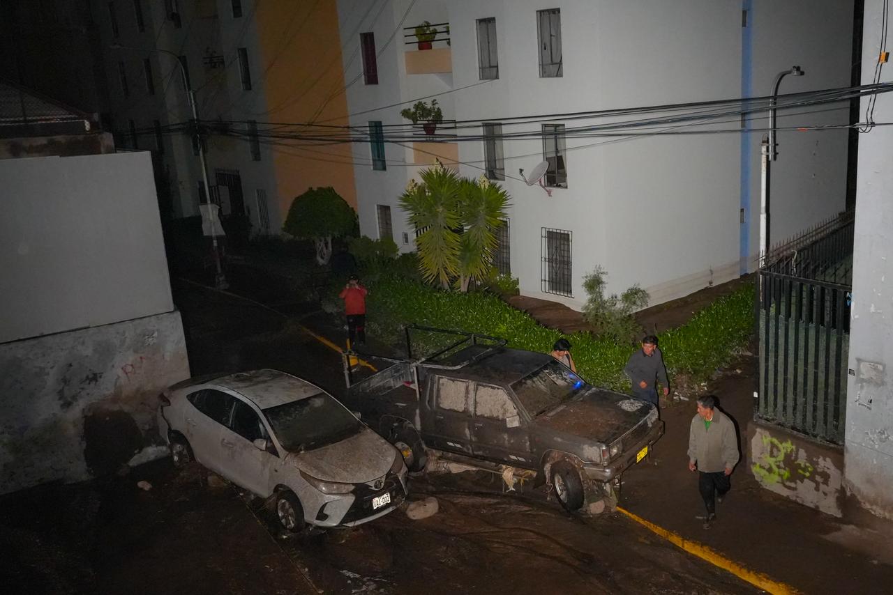 Más daños por lluvias en Arequipa, gobernador dispone albergues y SEDAPAR anuncia cortes de agua