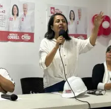 Patricia Correa propone reforma educativa y autonomía para regiones