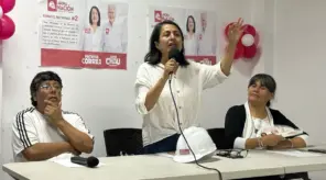 Patricia Correa propone reforma educativa y autonomía para regiones